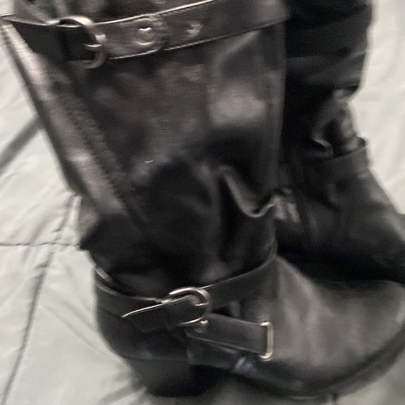 Cute boots - Picture 3 of 3